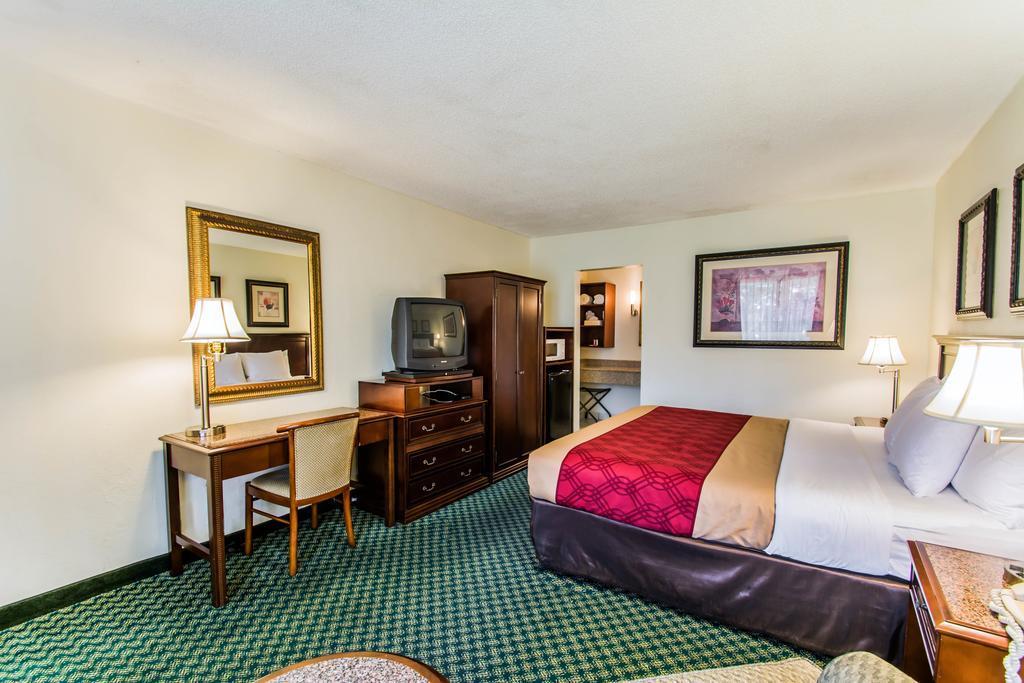 Lodge Econo Port Canaveral Area *