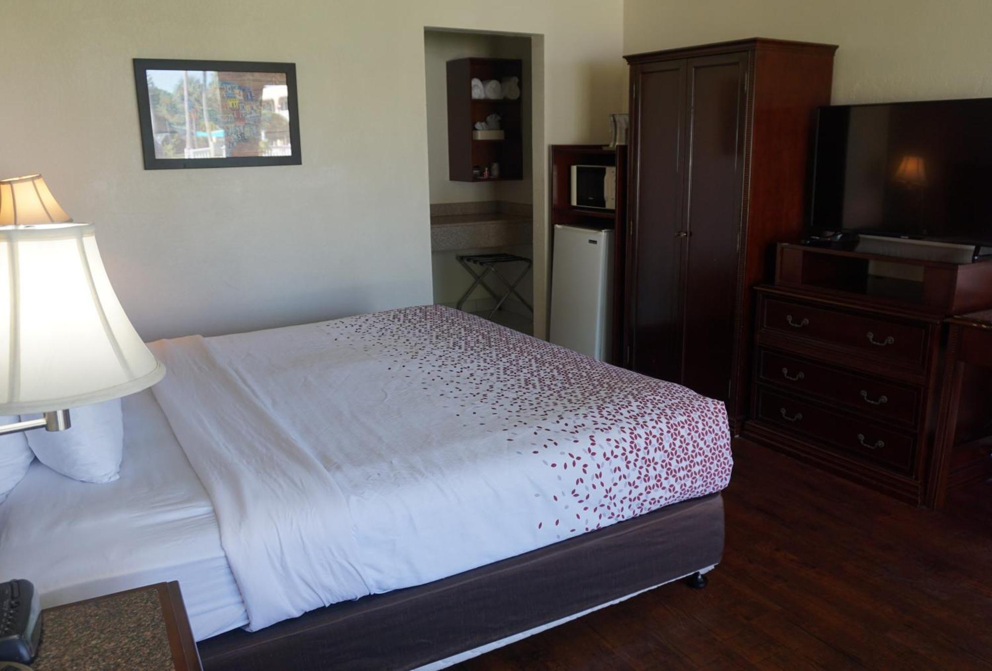 Lodge Econo Port Canaveral Area *